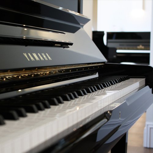 Yamaha U3